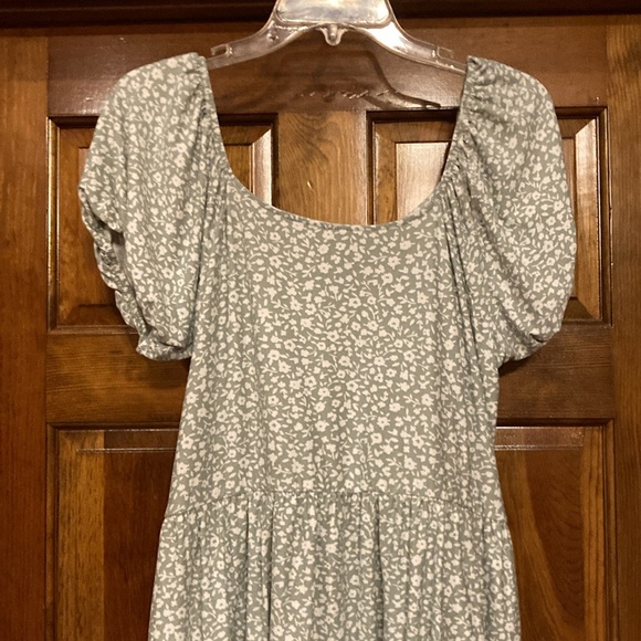 XXL Junior or XL Women’s No Boundaries Sage/White Floral Stretch High Low Dress - Picture 6 of 15